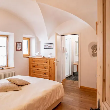 Appartamento Chesa Chascharia 1 By Interhome